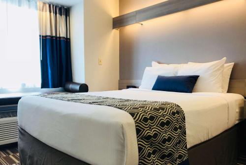 Microtel Inn & Suites by Wyndham Atlanta Buckhead Area Image