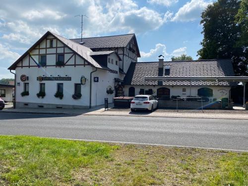 Das Gebäude in dem sich die Pension befindet