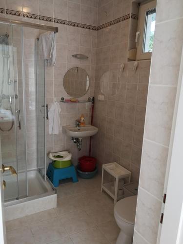 Ένα μπάνιο στο Atlantika Apartman