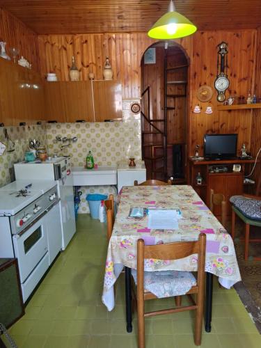Dapur atau dapur kecil di MOMI HOUSE