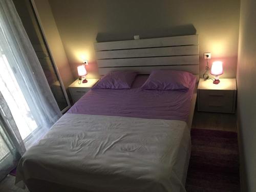Postel nebo postele na pokoji v ubytování Loukas House 2
