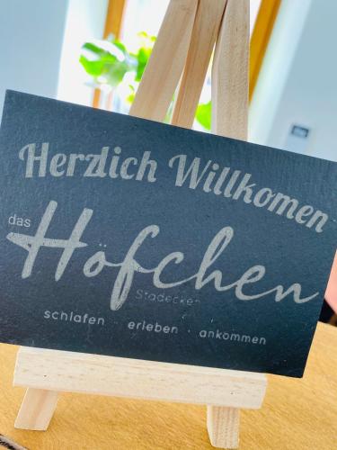 a sign for a henrit williams kitchen on a chair at das Höfchen Stadecken in Stadecken-Elsheim