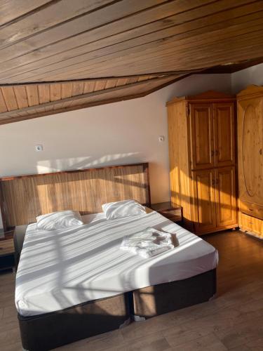 Odrys Beach Hotel & Resortにあるベッド