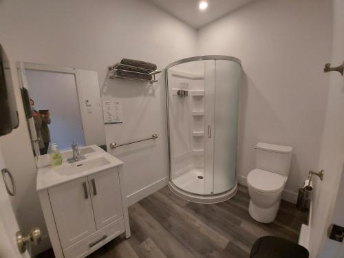 Bathroom sa Maplebrook Retreat
