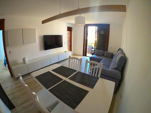 Parque Santiago I - 2 Bedroom - 1 Bathroom - Open plan living - Kitchen area - Extra large balcony - First Floor Apartment