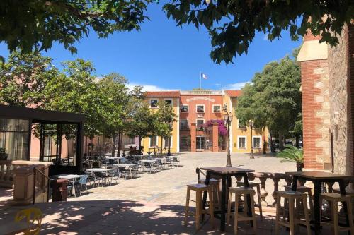 Εστιατόριο ή άλλο μέρος για φαγητό στο Carrer del Sol