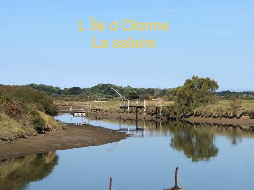 a river with the words i like a olane la salle at L Atypique in LʼÎle-dʼOlonne