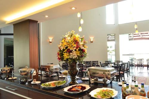 Makanan di atau berdekatan hotel