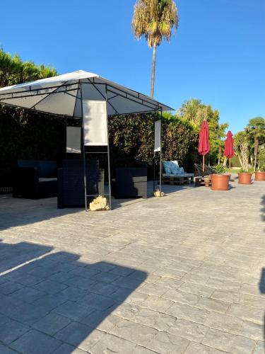 Gallery image of Devmani Hotel Rural in Espartinas