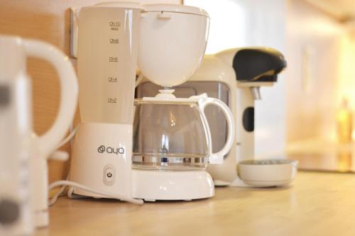 a blender sitting on top of a counter at L'Orée des Pignes in Nojaret