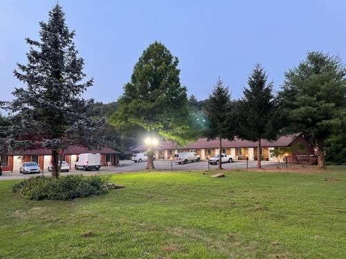 Gallery image of PINE VALLEY MOTEL in Spruce Pine