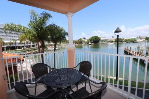 8th-Floor Penthouse, Walk to Clearwater Beach