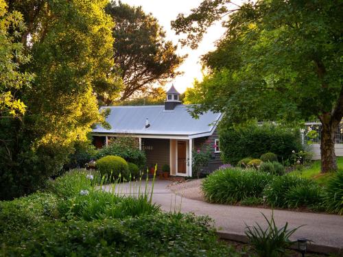 a house with a garden in front of it at Haiku - charming oasis in Daylesford in Daylesford