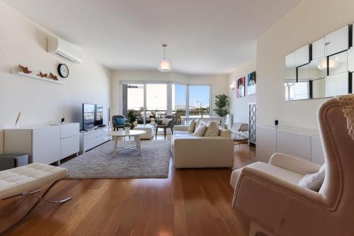 Expo Delight by Homing