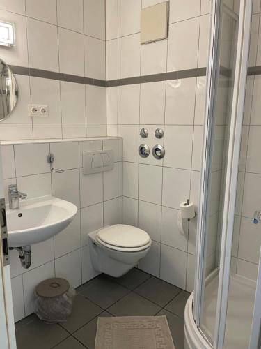 A bathroom at Toplage Innenstadt Köln-Neumarkt! Gemütliche Wohnung