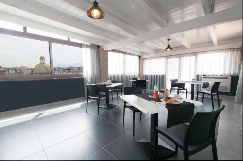 Fly Boutique Hotel