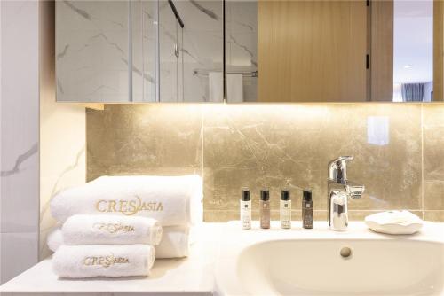 Phòng tắm tại Cresasia Residence