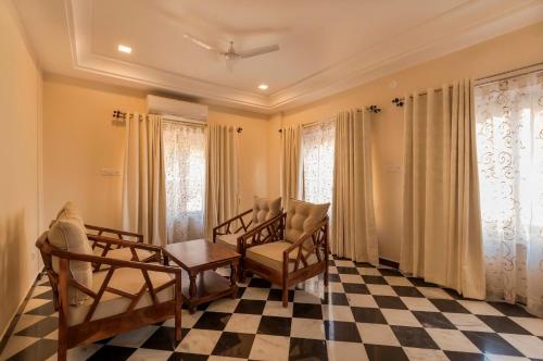 Posezení v ubytování Kumbhalgarh Fort Resort