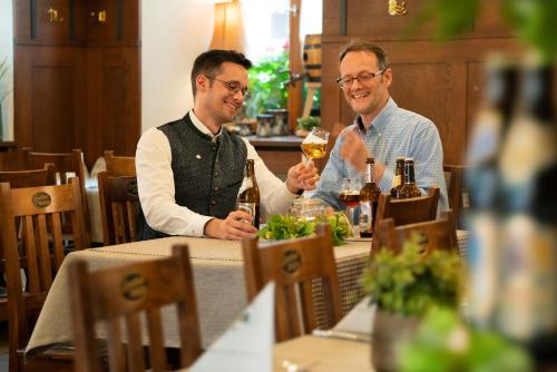 Hosté ubytování Sperber Bräu - 3-Sterne-Superior Hotel mit Gasthof und eigener Brauerei - kein Ruhetag