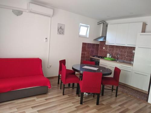 Η κουζίνα ή μικρή κουζίνα στο Apartment in Brodarica with sea view, balcony, air conditioning, WiFi (4731-5)