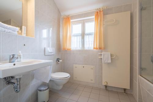 Vannituba majutusasutuses Feriendorf Rugana - Klassik Appartement mit 1 Schlafzimmer B40