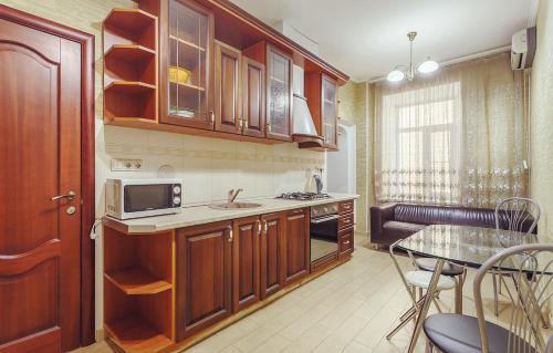 Tverskaya 27, Moscova, Rusia