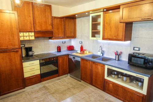 Η κουζίνα ή μικρή κουζίνα στο Apartment Tina I