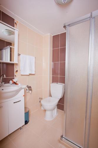 Birlik Hotel tesisinde bir banyo