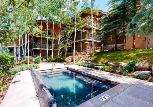Piscina a The Enclave at Snowmass by TO o a prop