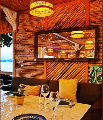 Гостиная зона в Side Kleopatra Hotel