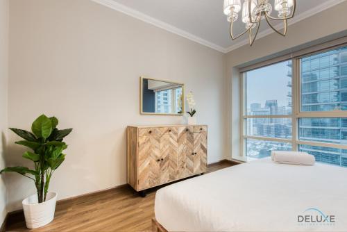 Vibrant 1BR at Dubai Marina Quay West by Deluxe Holiday Homes