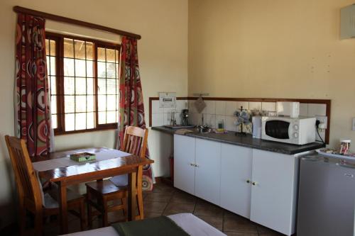 Dapur atau dapur kecil di Impangele Lodge