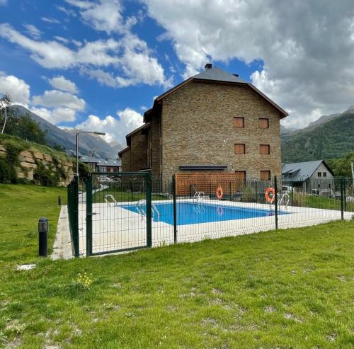 Bazén v ubytování Santa María de Panticosa nebo v jeho okolí