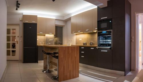 It is a pleasant, modern, functional house!