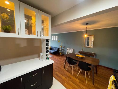Habitación cómoda y céntrica tesisinde mutfak veya mini mutfak