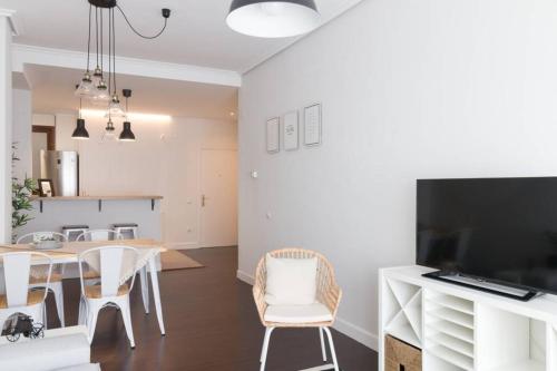 Sanfran 81 AC by Staynnapartments