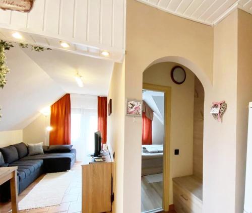 Un ou plusieurs lits dans un hébergement de l'établissement Apartman Siesta Bük - Bükfürdő