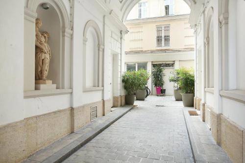 Residence Le Marais Beaubourg by Studio prestige