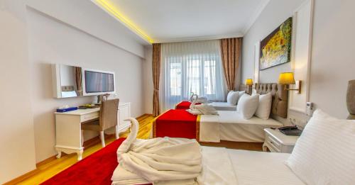 O zonă de relaxare la Beyazit Palace Hotel Cafe & Restaurant