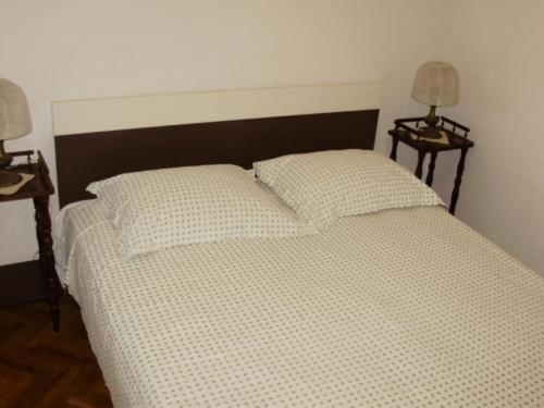 Postel nebo postele na pokoji v ubytování Holiday apartment in Stari Grad Hvar with balcony, air conditioning, WiFi, dishwasher 5028-3