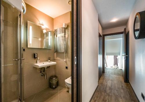 Bilik mandi di Apartament lux Poiana Brasov B23