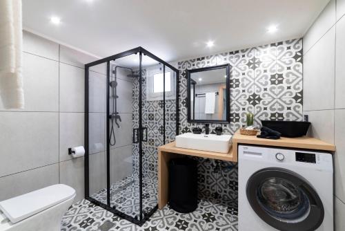 Ванна кімната в Casa Kaneli Luxury Villa Elounda