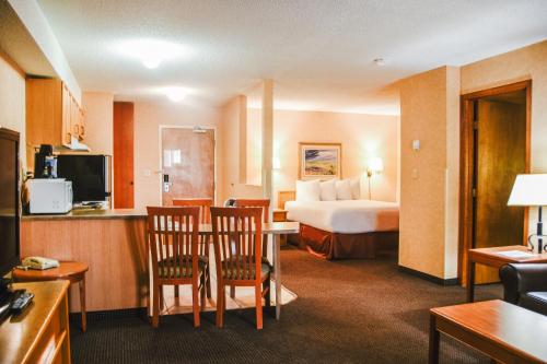 Lova arba lovos apgyvendinimo įstaigoje Stony Plain Inn & Suites