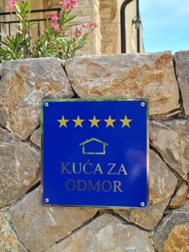 Villa LuLu kamena Villa s bazenom otok Krk selo Gostinjac