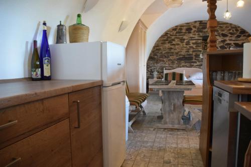 Kjøkken eller kjøkkenkrok på The Wine Cellar in the Old Gemeinde House