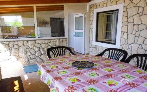 Posteľ alebo postele v izbe v ubytovaní Cosy Apartment near the beach in Zubovici Croatia