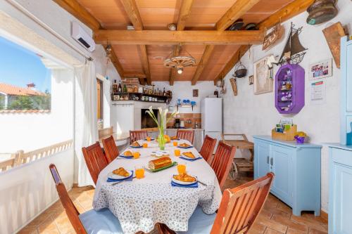 Nature & Sea Holiday Home with Pool