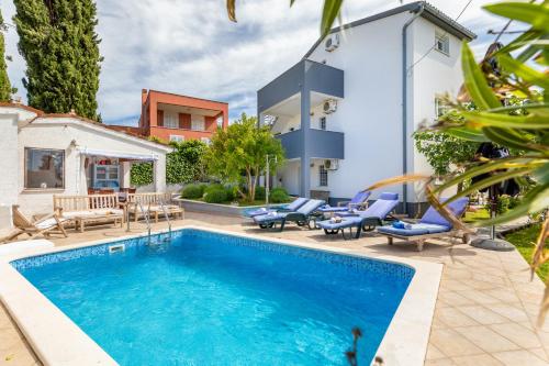 Nature & Sea Holiday Home with Pool