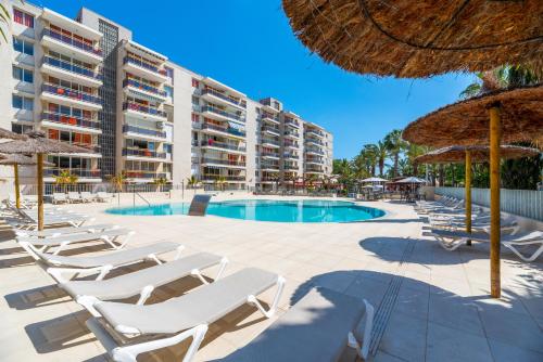 Rentalmar Salou Playa Family Suites & Pool