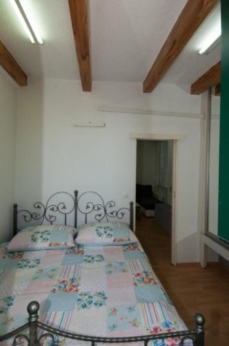 Apartment in Lovran with sea view, terrace, air conditioning, WiFi (3698-1)